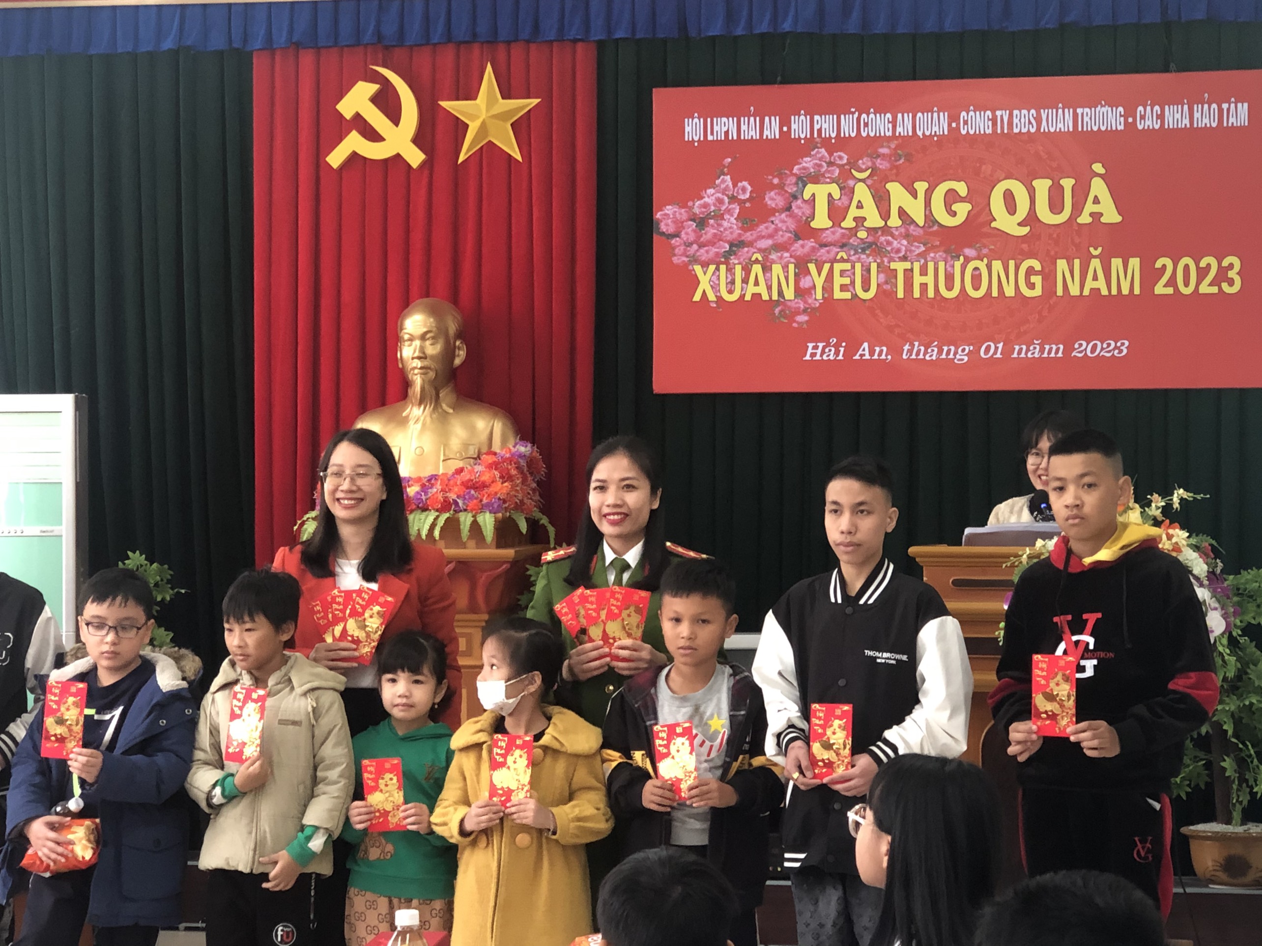 Hội phụ nữ Công an quận Hải An: Tổ chức chương trình 